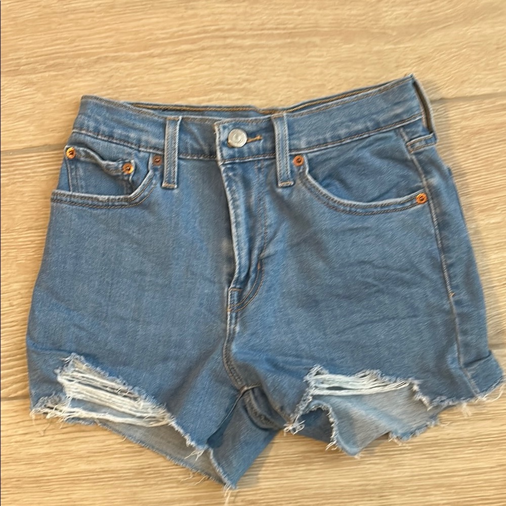 Levi's High Rise Shorts - Picture 2 of 3